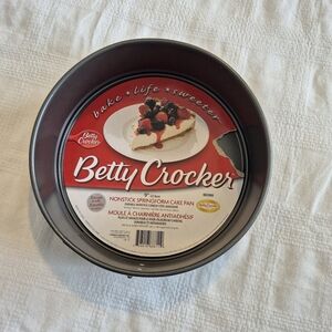 Betty Crocker 9" non stick springform pan, New